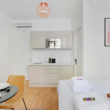 Apartment Des Poissonniers Paris